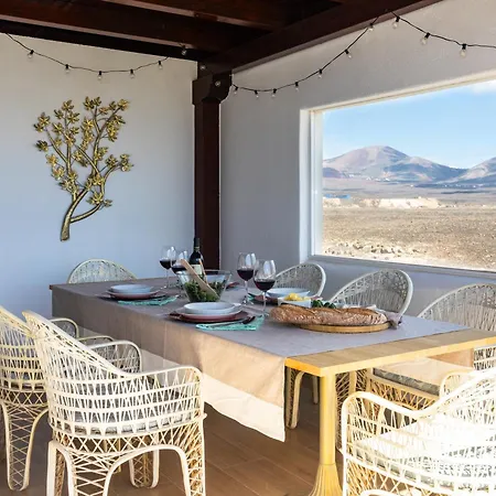 Willa Montanablanca Private Heated Pool & Stunning Views Playa Blanca (Lanzarote)