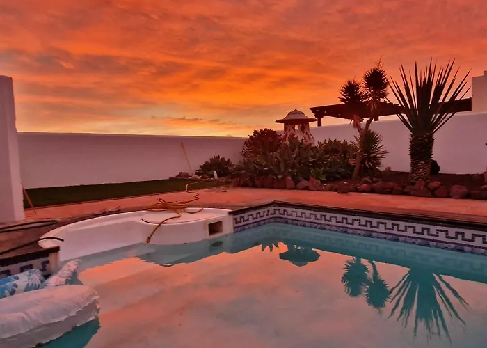 Вилла Montanablanca Private Heated Pool & Stunning Views